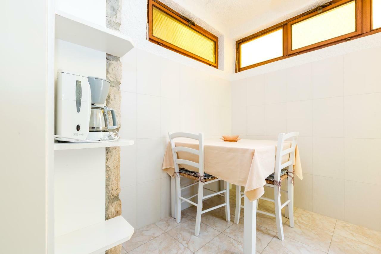 Apartment Marija Mali Losinj Bagian luar foto