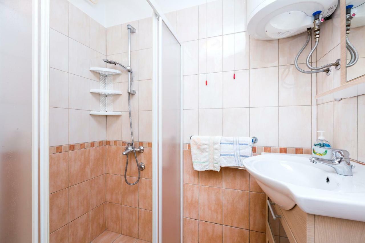 Apartment Marija Mali Losinj Bagian luar foto