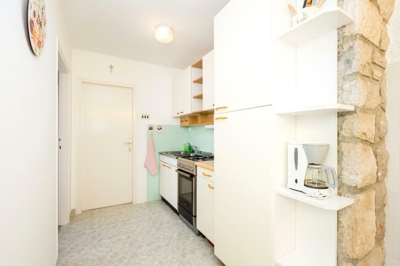Apartment Marija Mali Losinj Bagian luar foto