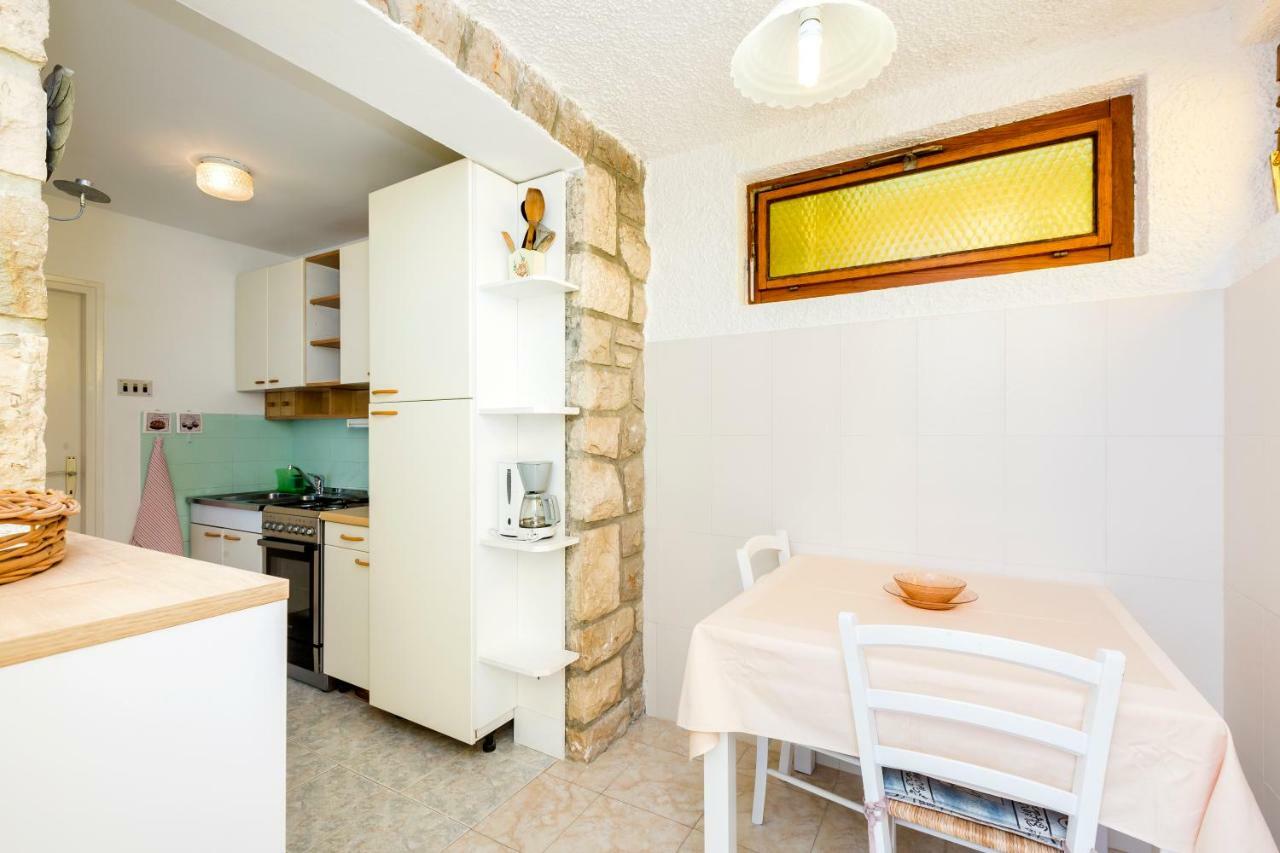 Apartment Marija Mali Losinj Bagian luar foto